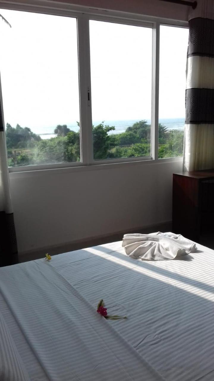 Blue Beach Villa Wadduwa Εξωτερικό φωτογραφία